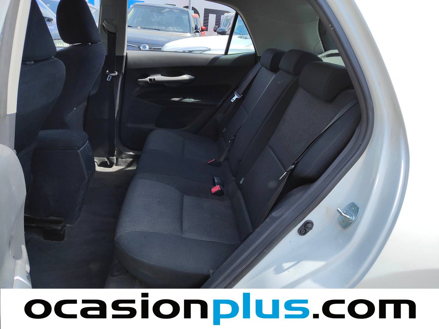 Foto asientos traseros Toyota Auris Toyota Auris 1.8 Híbrido Active (135 CV)