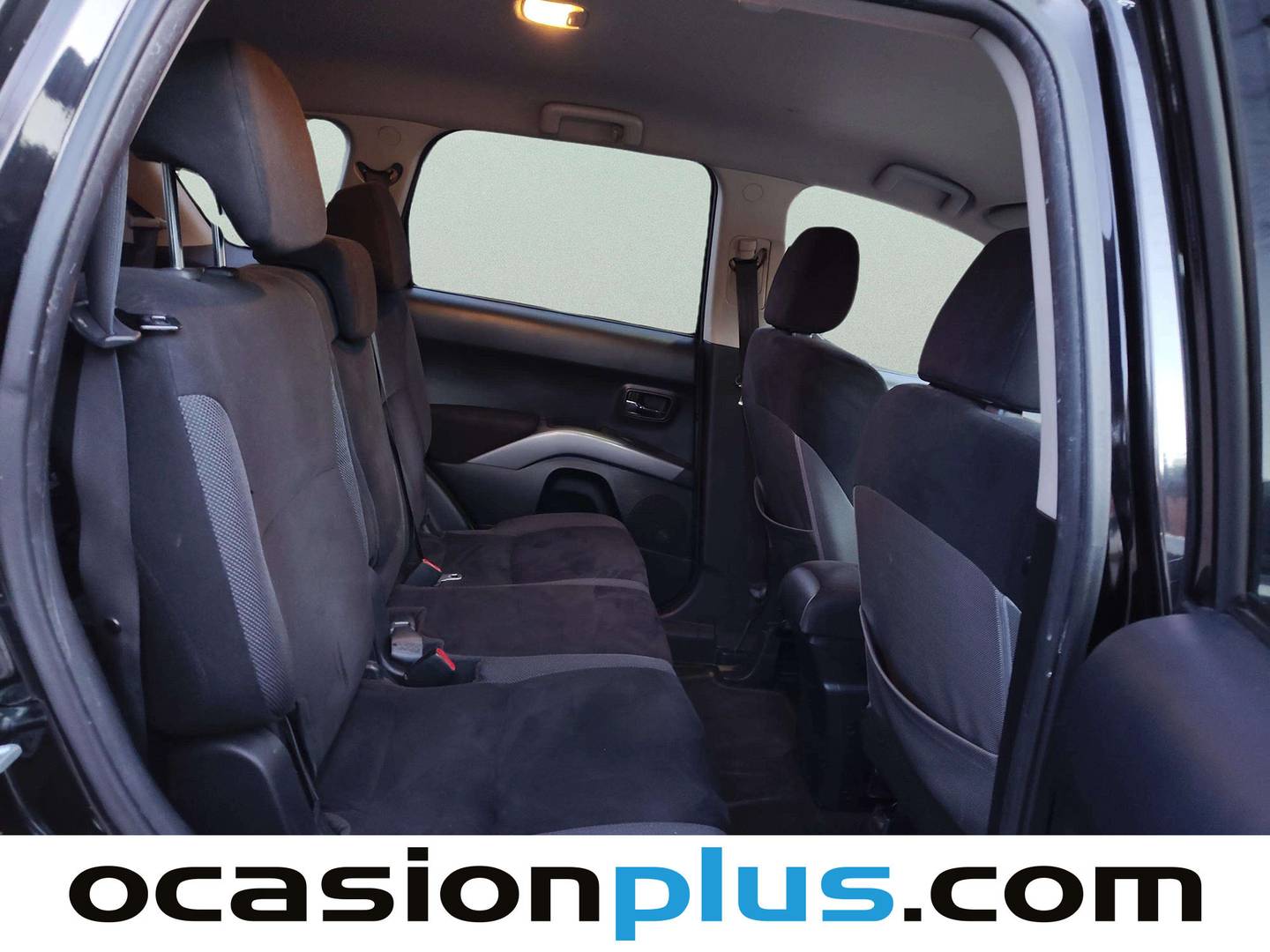 Foto Mitsubishi Outlander Mitsubishi Outlander 2.0 DI-D Intense Plus (140 CV) 7 Plazas