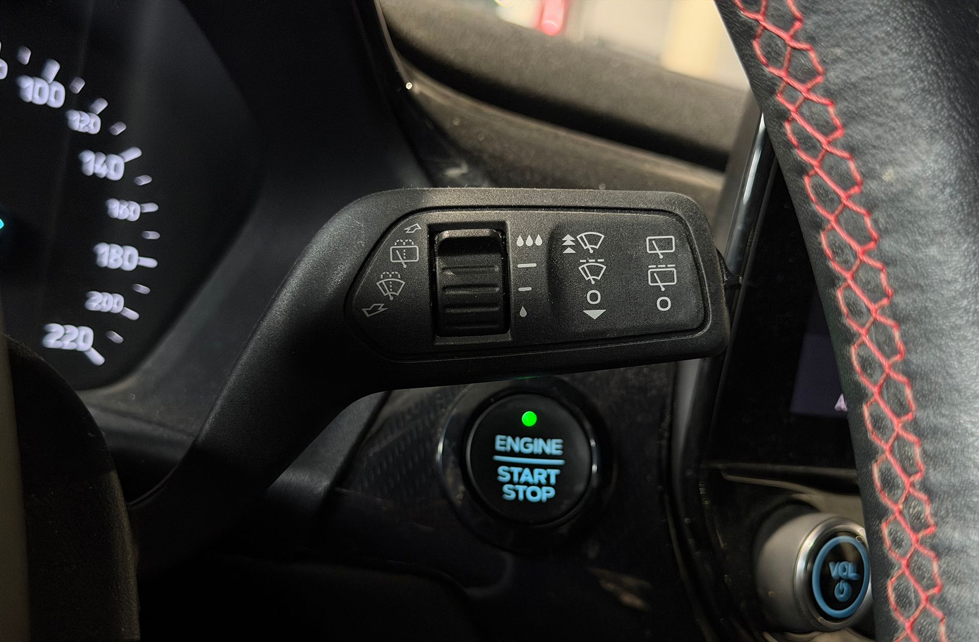 Ford Fiesta 1.0 EcoBoost ST-Line - foto 28