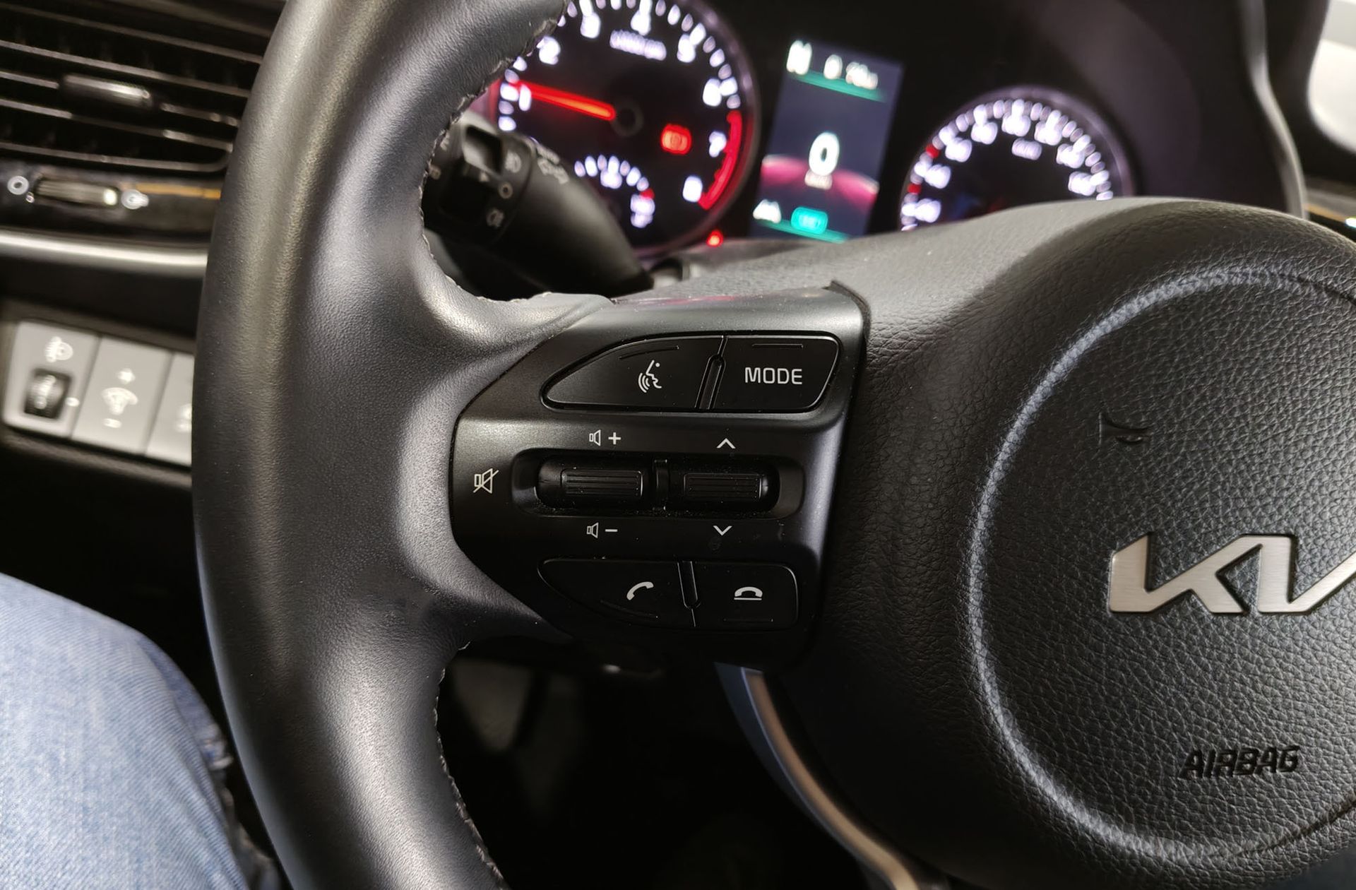 Kia Stonic 1.0 T-GDi MHEV Drive iMT - foto 24