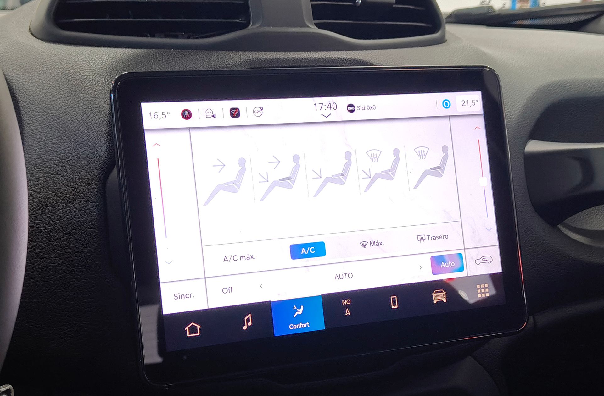Jeep Renegade eHybrid 1.5 Limited ATX - foto 29