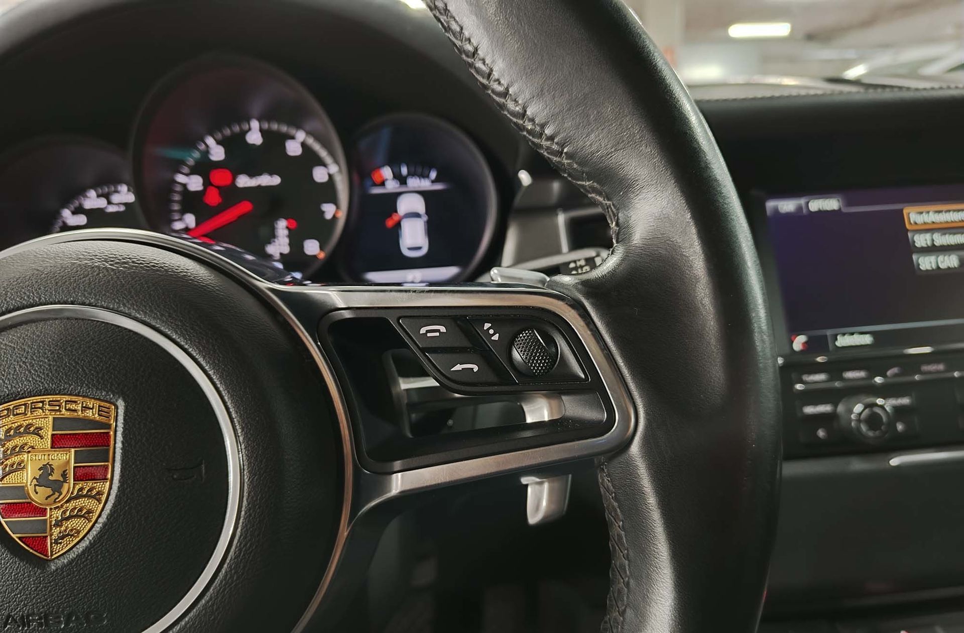 Porsche Macan Turbo - foto 35