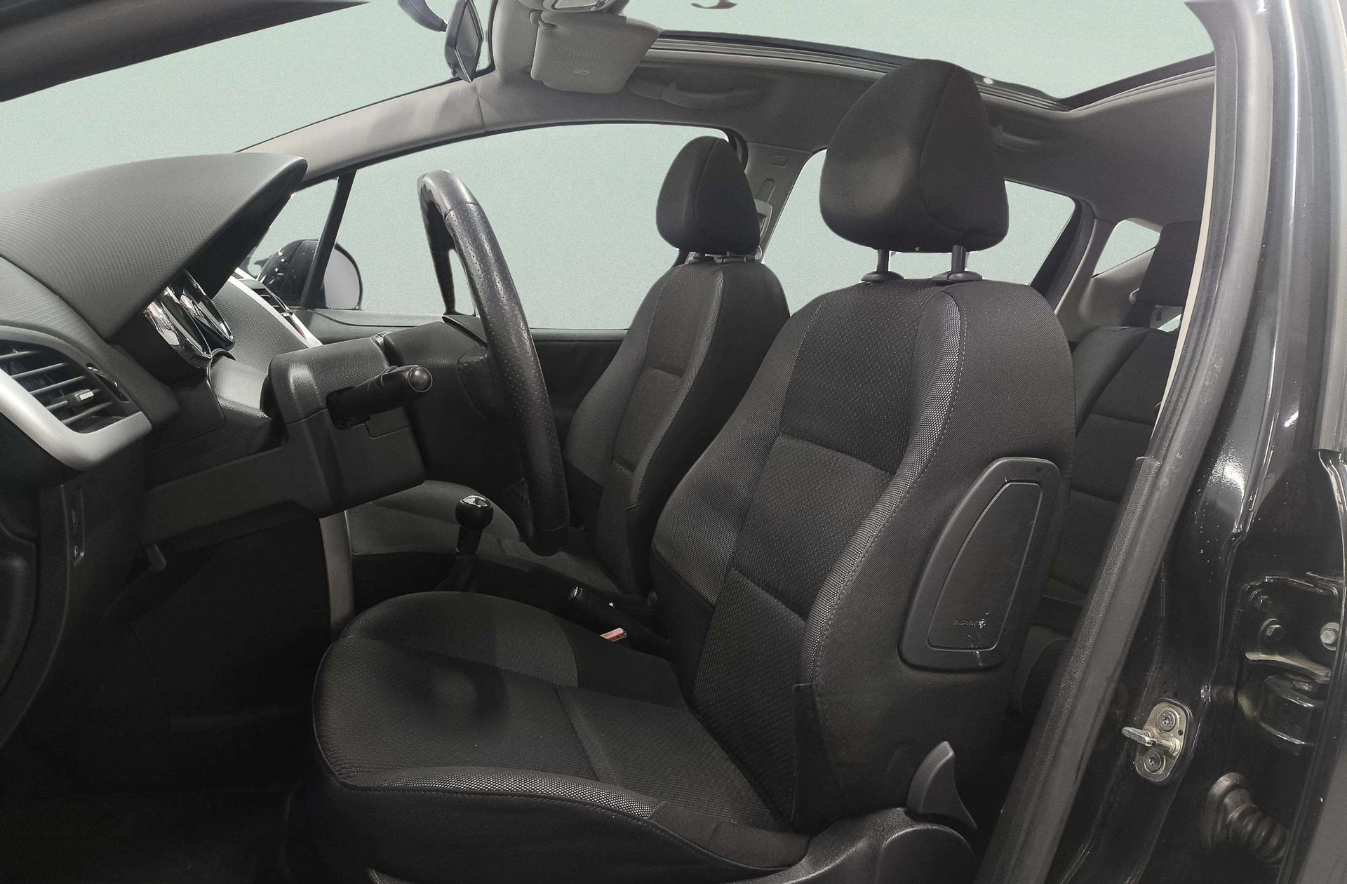 Peugeot 207 SW 1.6 HDi Active FAP - foto 9