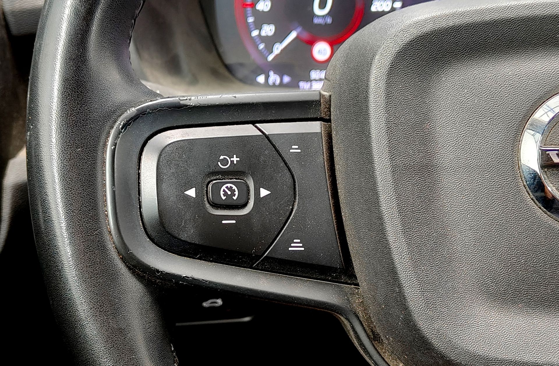 Volvo XC40 T2 Essential - foto 23