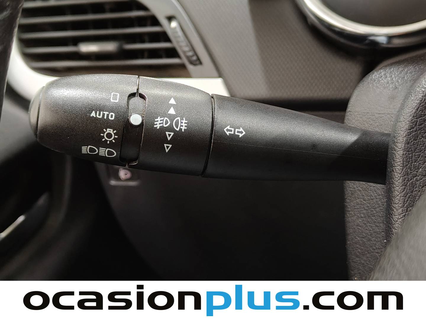 Equipamiento del Peugeot 207 PEUGEOT 207 Sport 1.6 VTi (120CV)