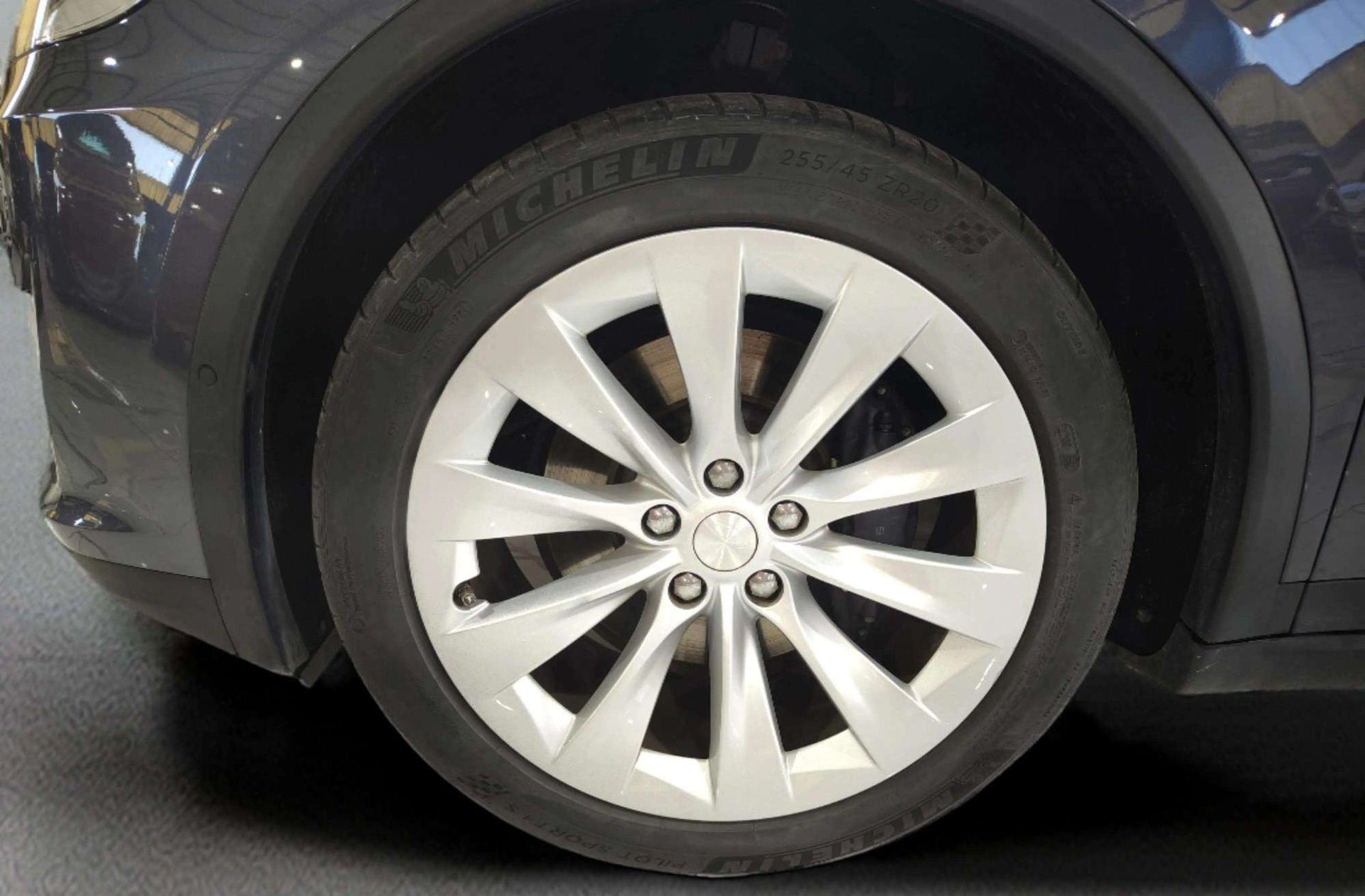 Tesla Model X 75d 4WD - foto 36