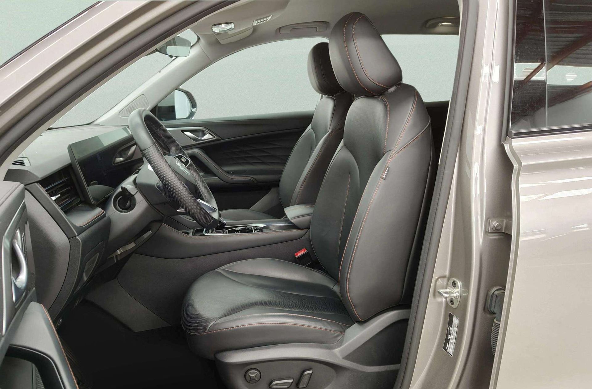 MG HS 1.5T Luxury DCT - foto 17