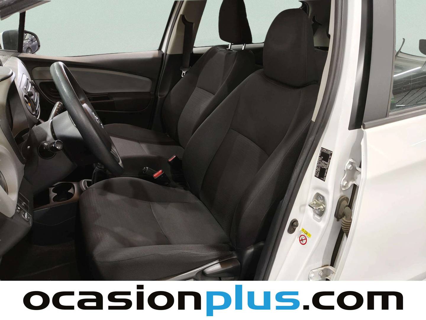 Foto asientos delanteros Toyota Yaris Toyota Yaris 1.0 70 City (69 CV)