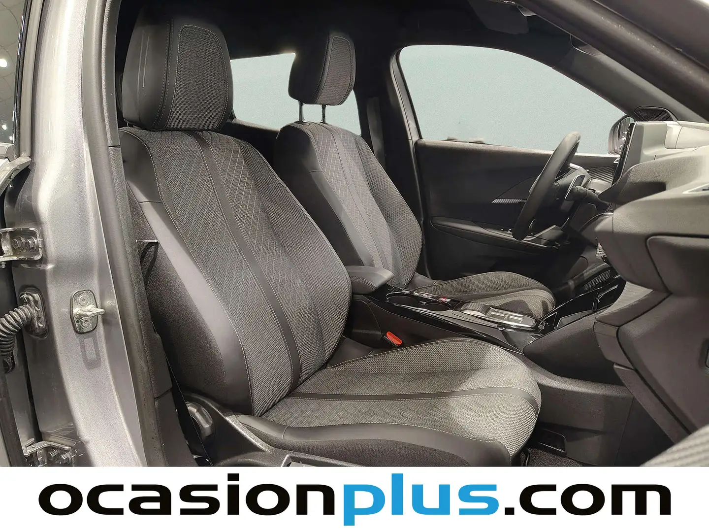 Foto Peugeot 2008 Peugeot 2008 Allure Hybrid eDCS6 (136 CV)