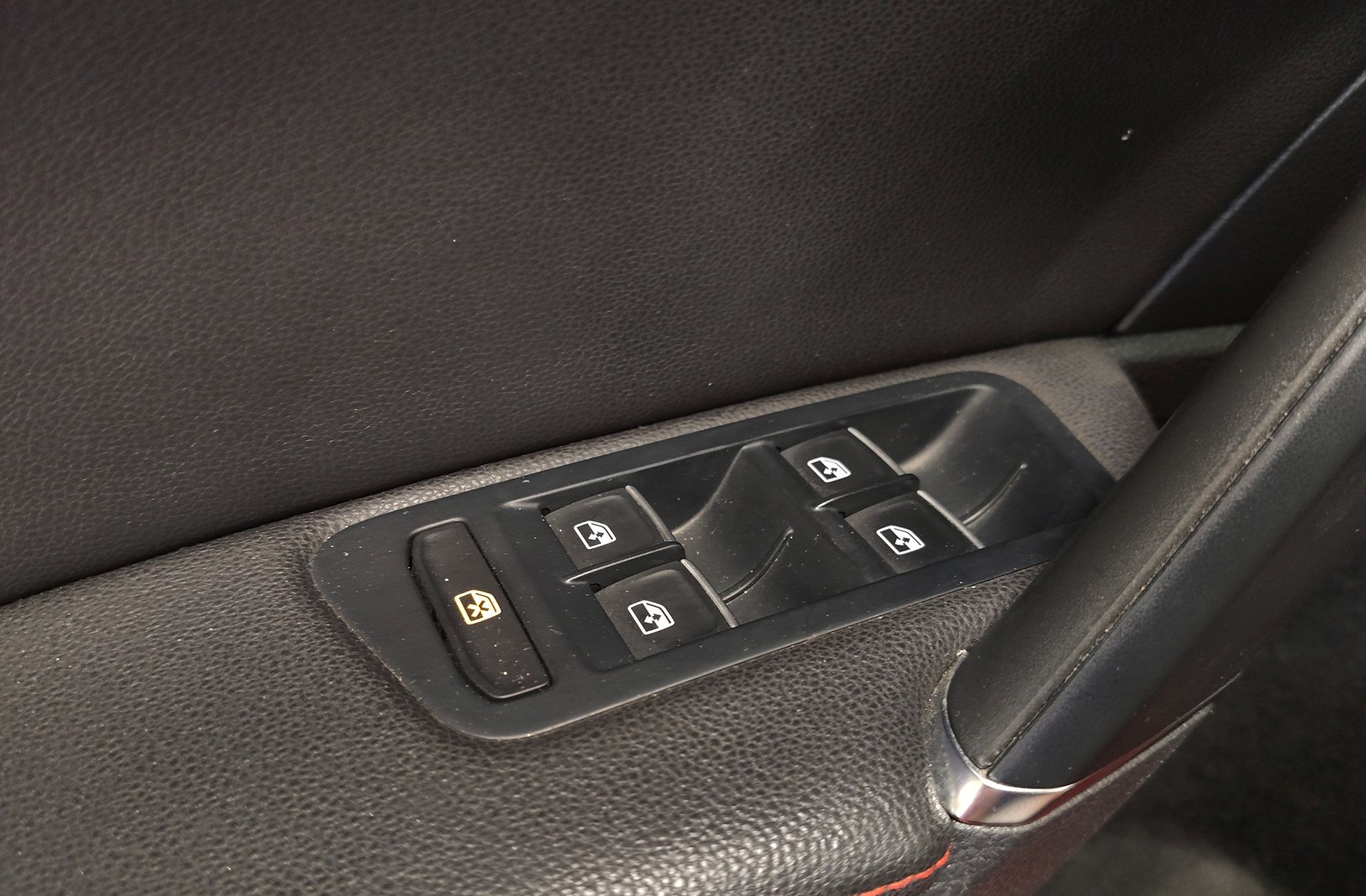 Volkswagen Golf GTI Performance 2.0 TSI DSG - foto 39