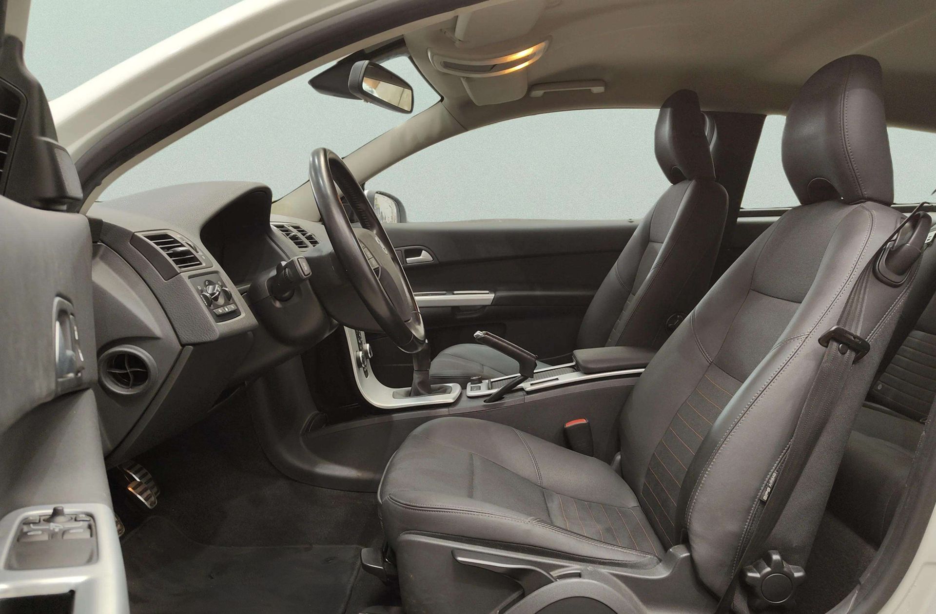 Volvo C30 1.6D DRIVe Momentum - foto 8