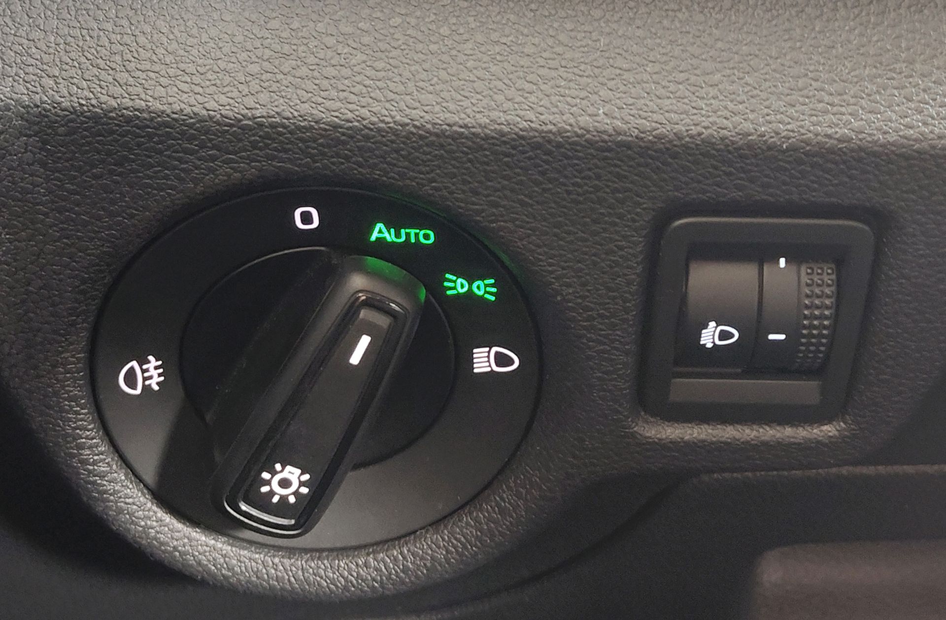 Škoda Kamiq 1.0 TSI Style DSG - foto 23
