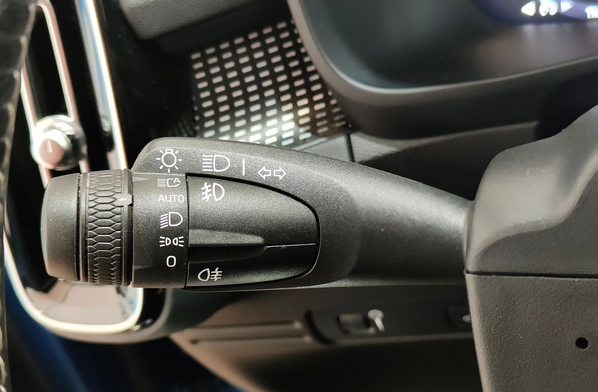 Volvo XC40 T4 R-Design - foto 27