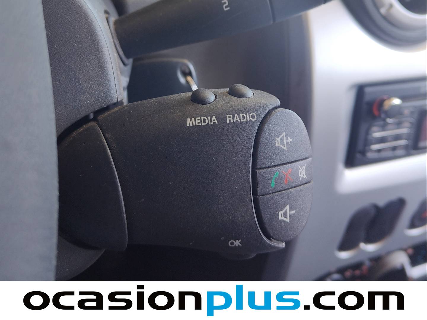 Dacia Sandero Dacia Sandero 1.2 16v Podium (75 CV) de segunda mano