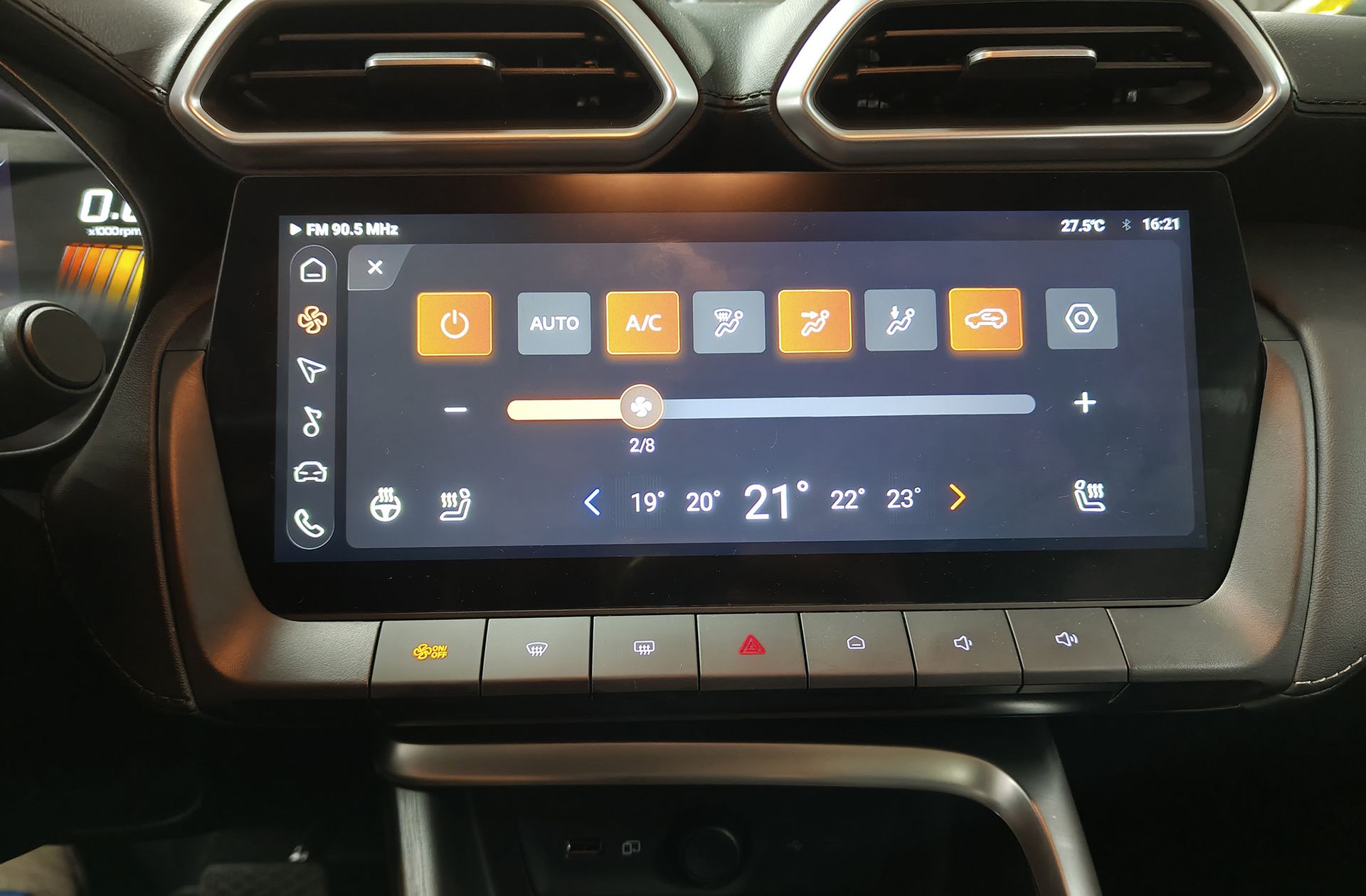 MG ZS 1.5 Hybrid+ Luxury - foto 32