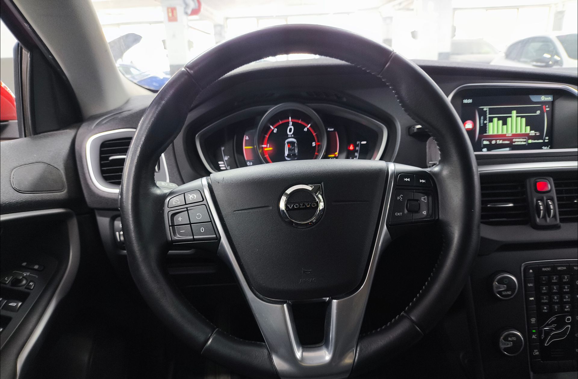 Volvo V40 2.0 D3 Momentum - foto 21