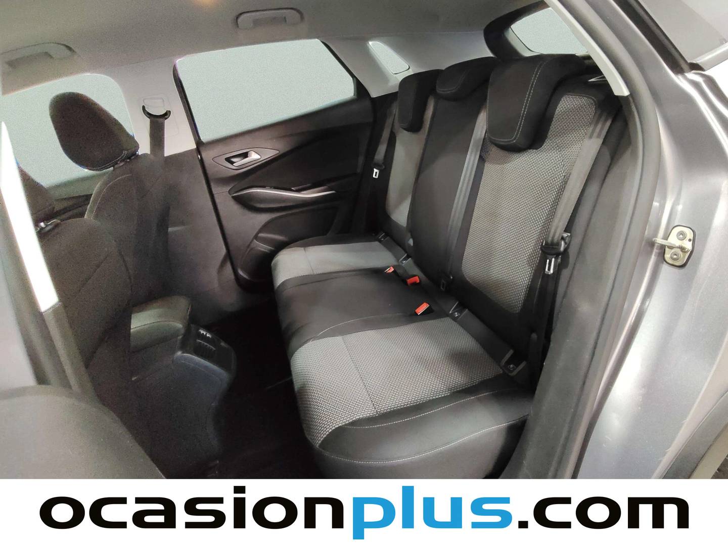Foto asientos traseros Opel Grandland X Opel Grandland X 1.2 Turbo Selective (130 CV)