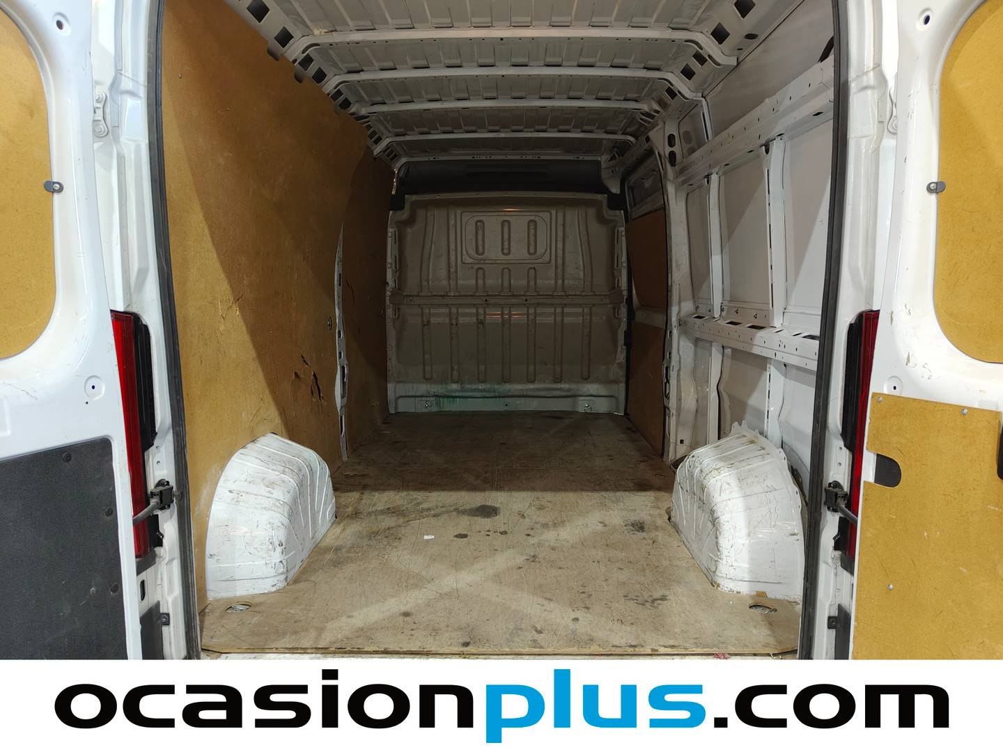 Fotos maletero Peugeot Boxer Peugeot Boxer Furgon BlueHDi 140 S&S 335 L3H2 (140 CV)