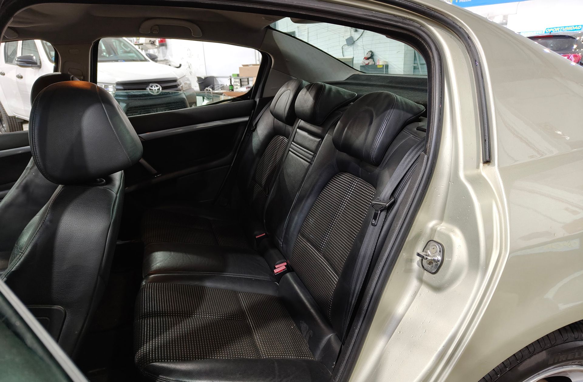 Peugeot 407 2.0 HDi ST Sport Pack - foto 11