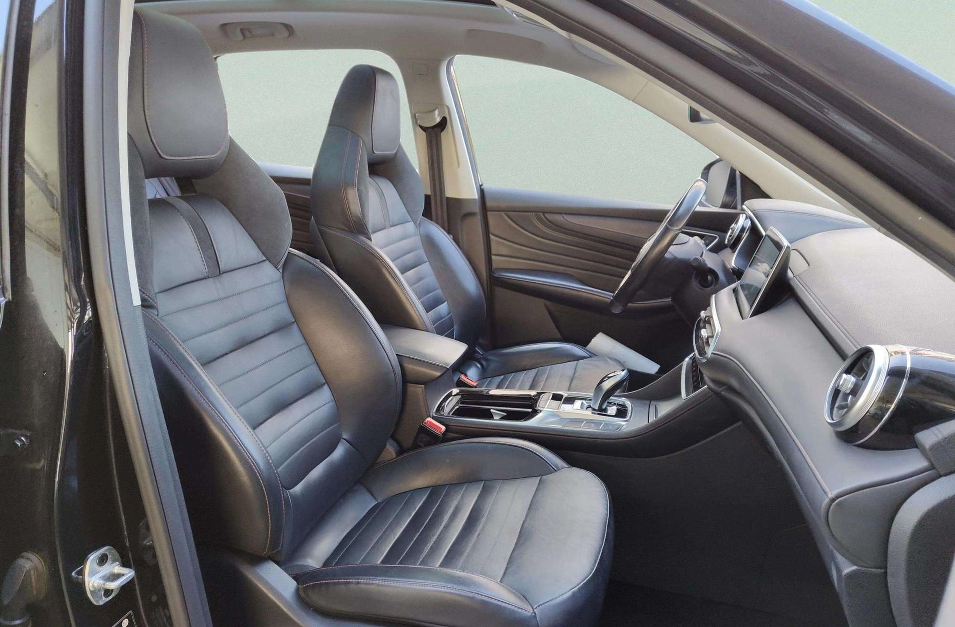 MG HS 1.5 Turbo GDI Luxury DCT - foto 22