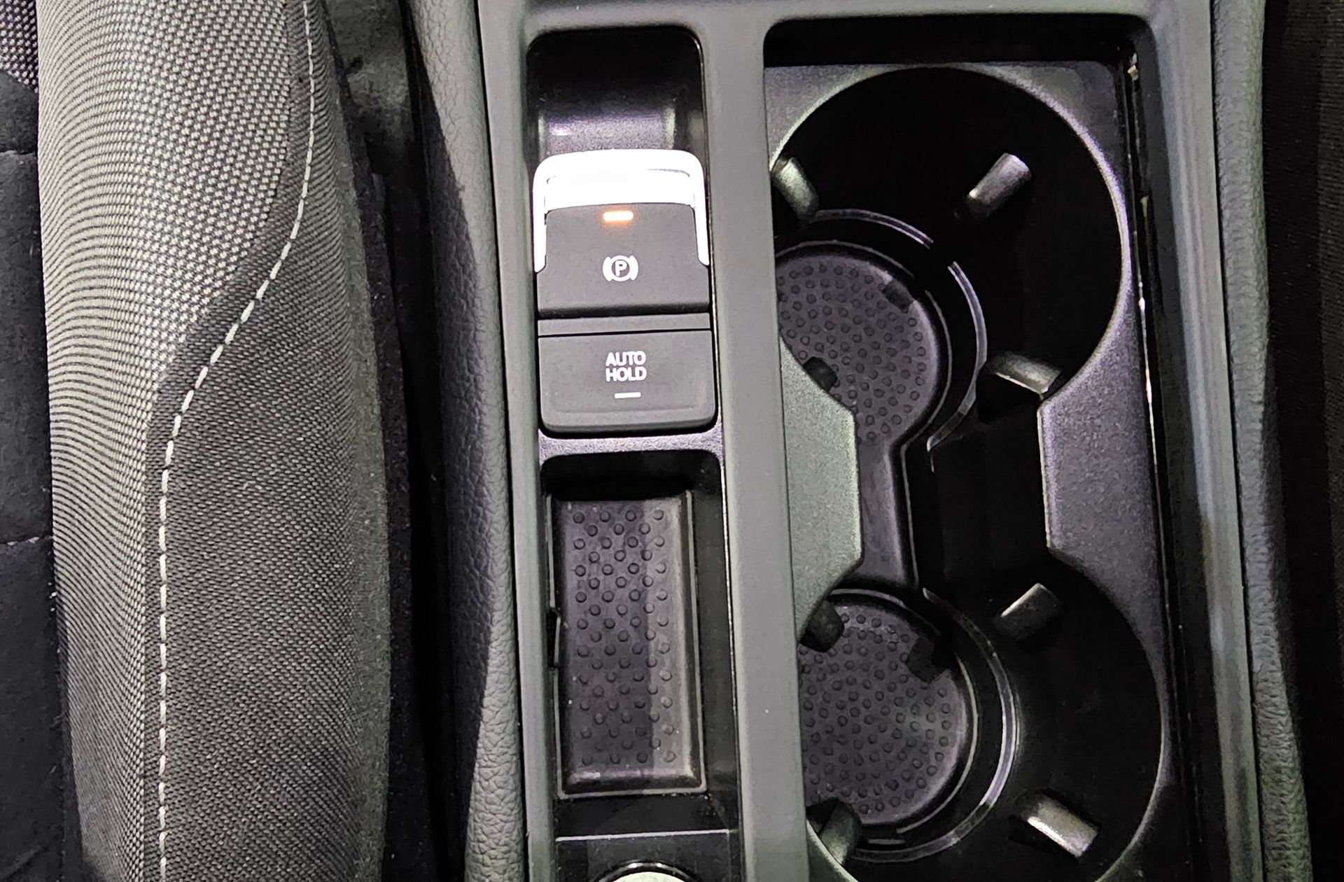 Volkswagen Golf Sport 2.0 TDI DSG - foto 32