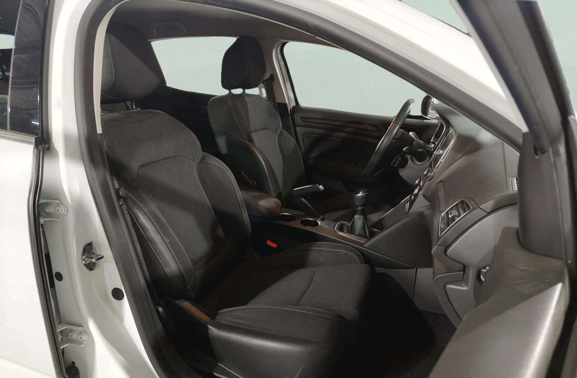 Renault Mégane Limited TCe GPF - foto 15