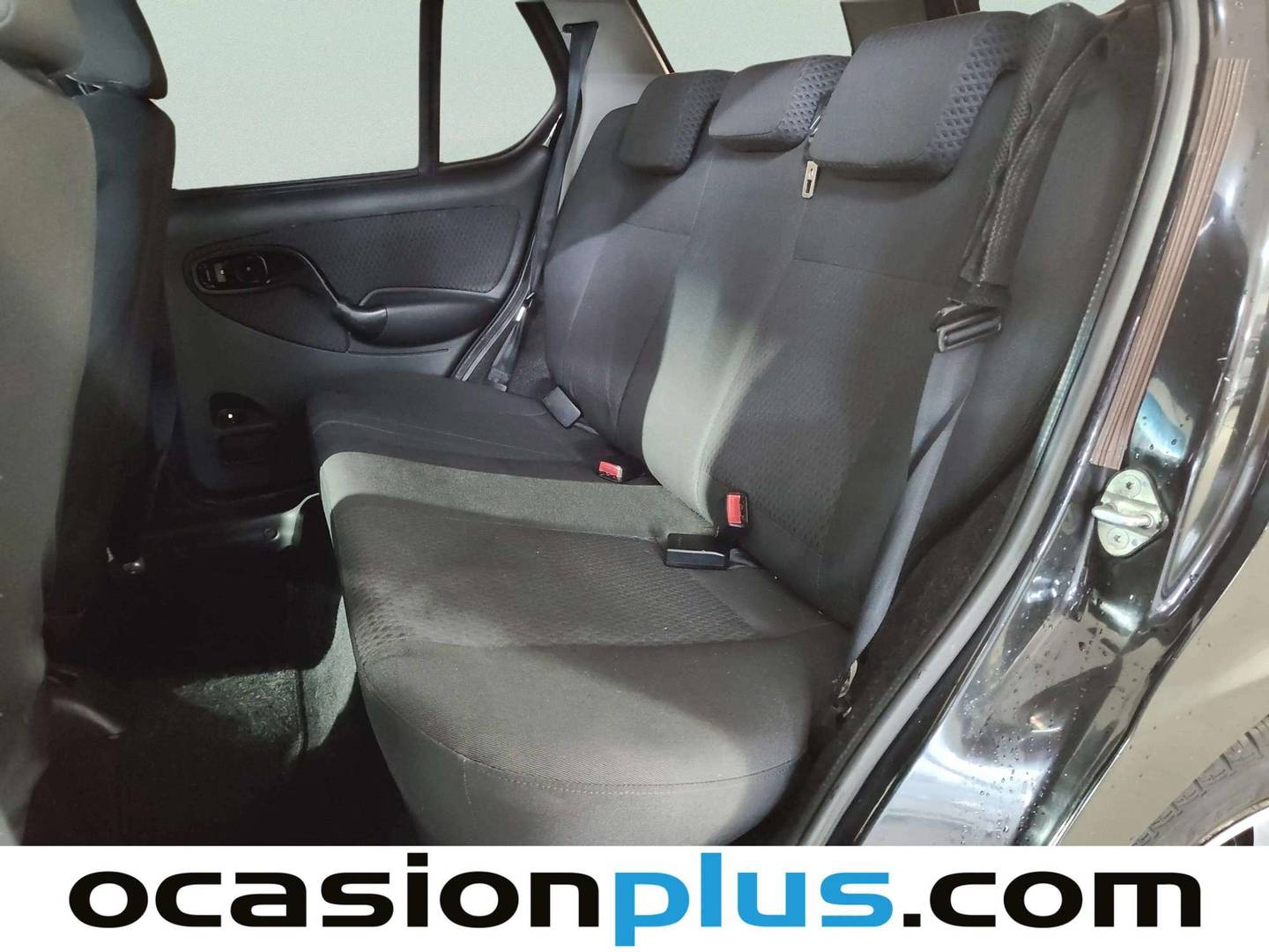 Foto asientos traseros TATA Indigo Tata Indigo 1.4 MPFi SW LX (85 CV)