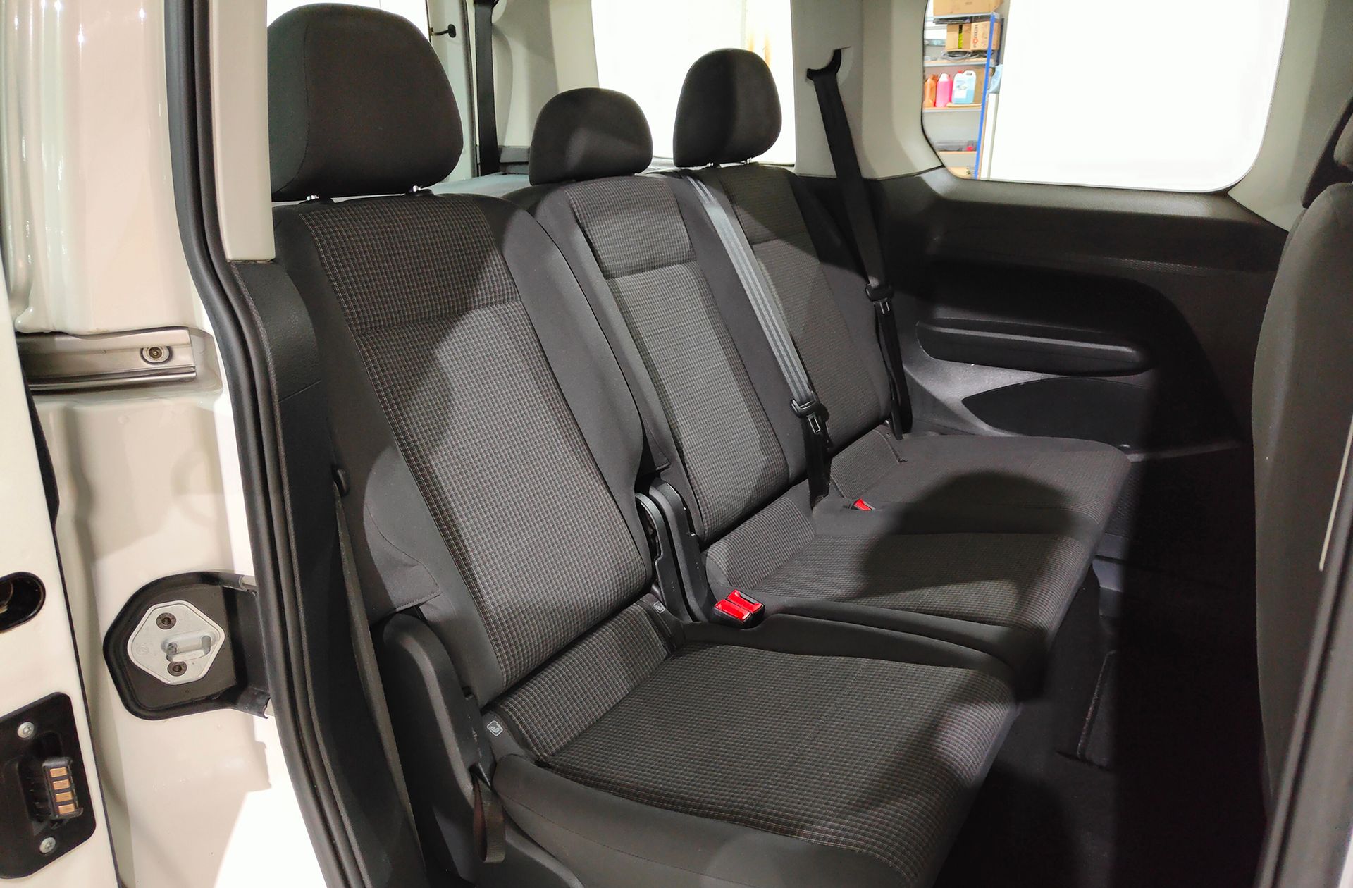Volkswagen Caddy 2.0 TDI - foto 15