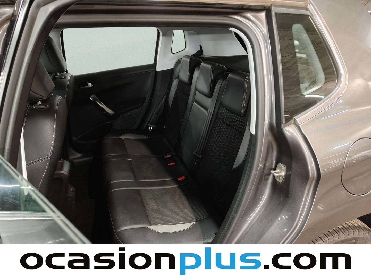 Foto asientos traseros Peugeot 2008 Peugeot 2008 BlueHDI 120 Allure (120 CV)