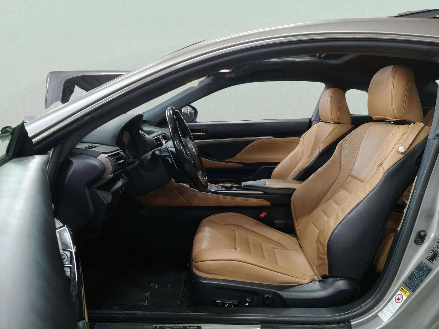 Foto asientos delanteros Lexus RC Lexus RC RC 300h Executive + TS (223 CV)