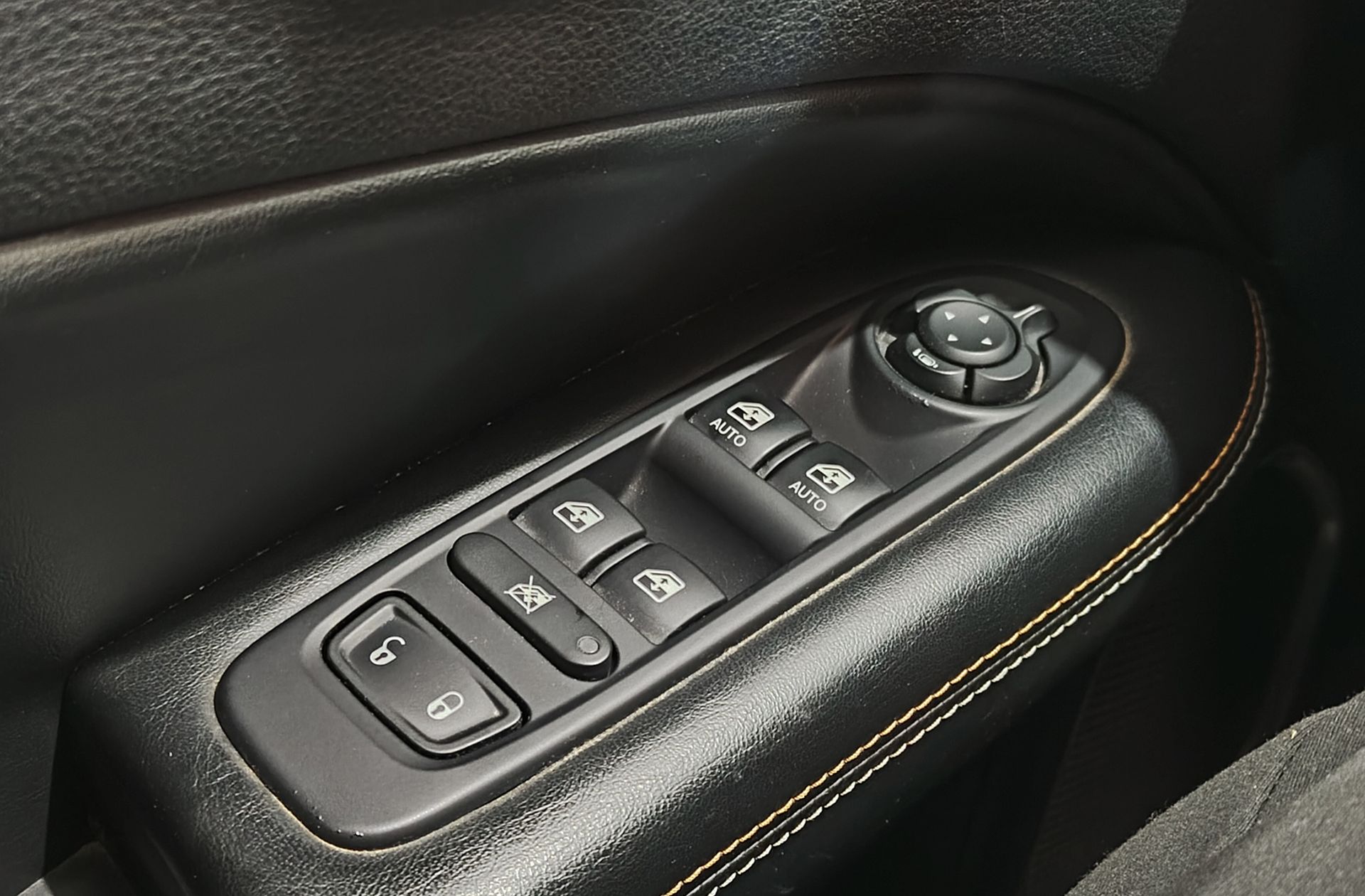 Jeep Compass 1.6 MultiJet Longitude 4x2 - foto 32