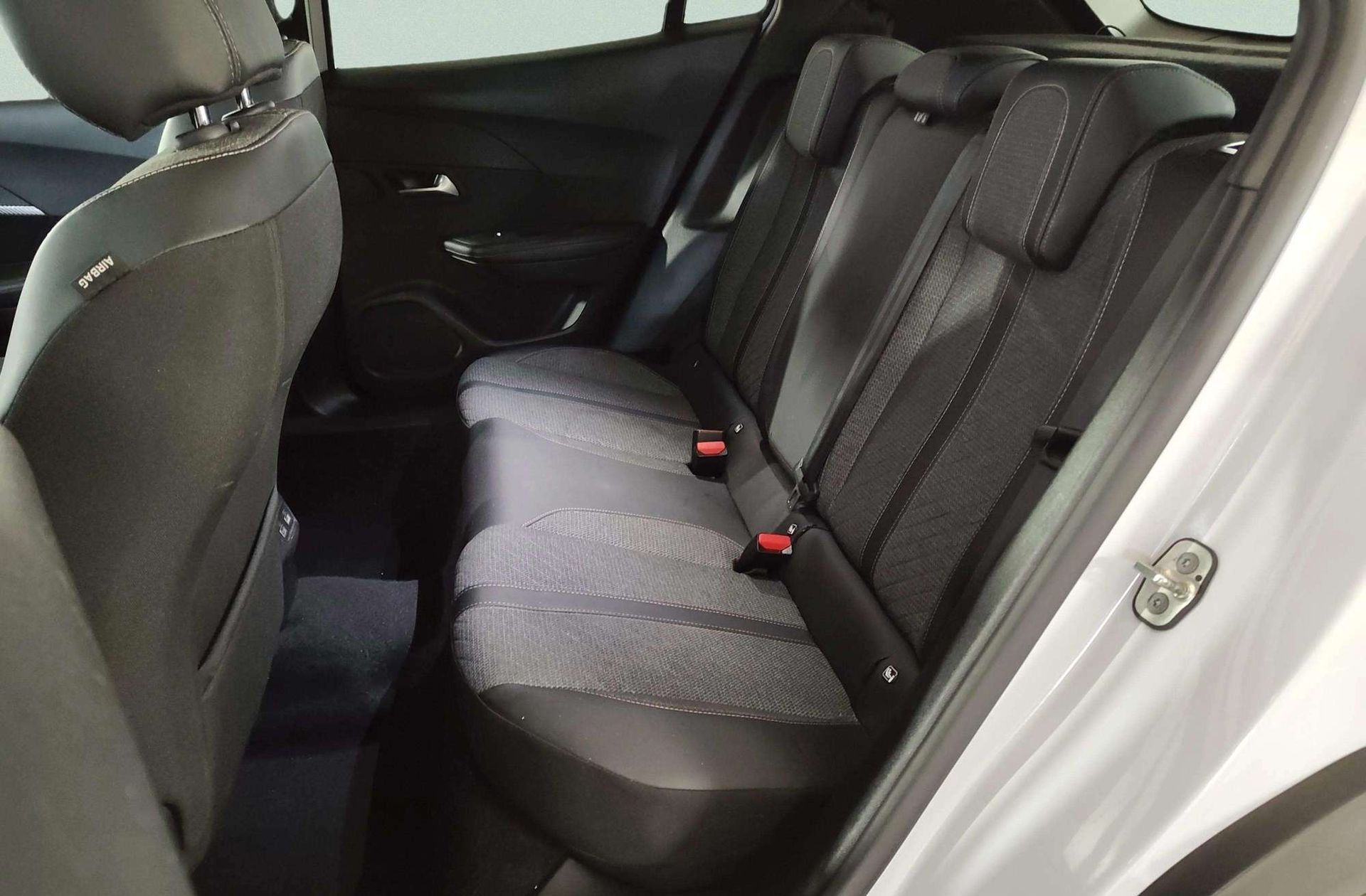 Peugeot 2008 PureTech 100 Allure - foto 12