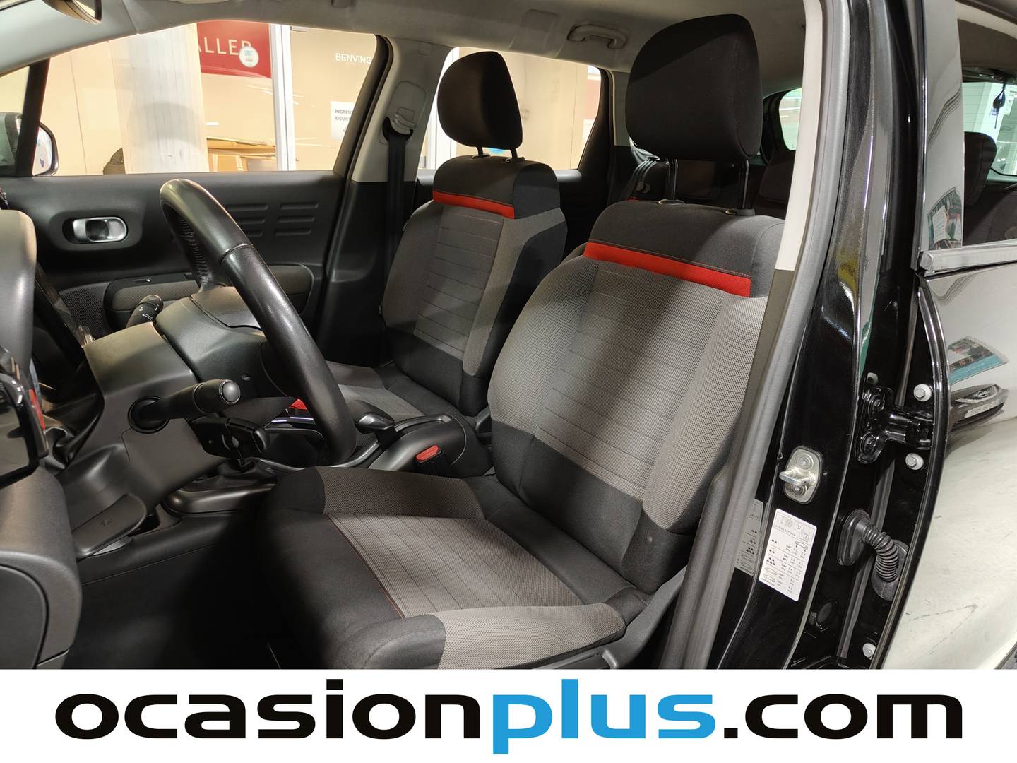 Foto asientos delanteros Citroën C3 Aircross Citroën C3 Aircross PureTech 130 S&S Shine (131 CV)