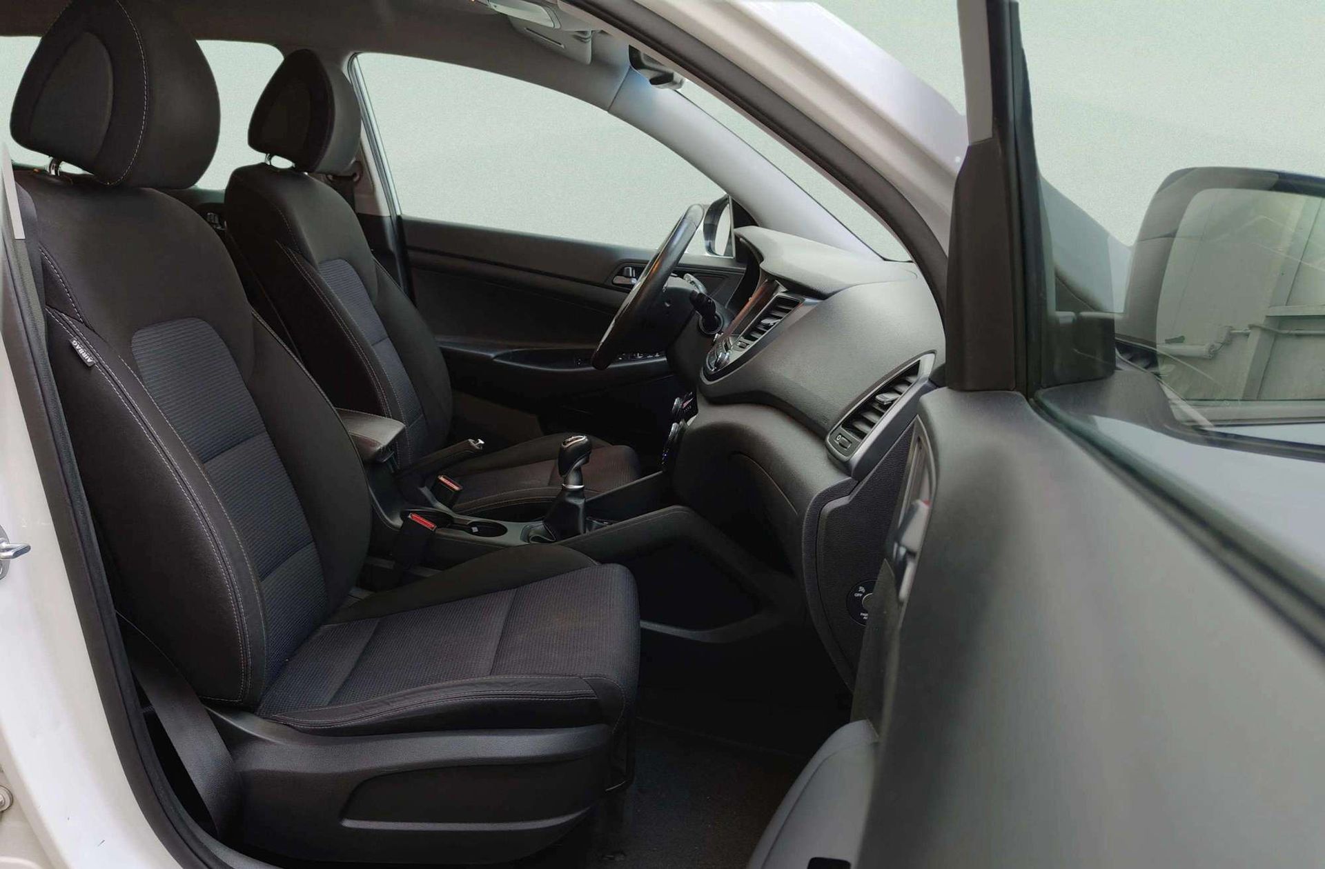 Hyundai Tucson 1.7 CRDi BlueDrive Kosmo 4x2 - foto 21