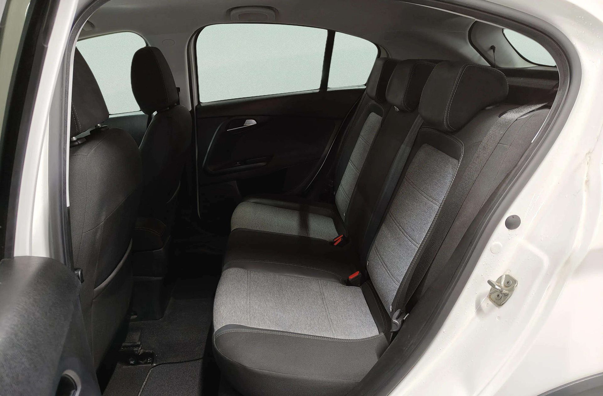 Fiat Tipo 1.5 Hybrid Cross DCT - foto 10