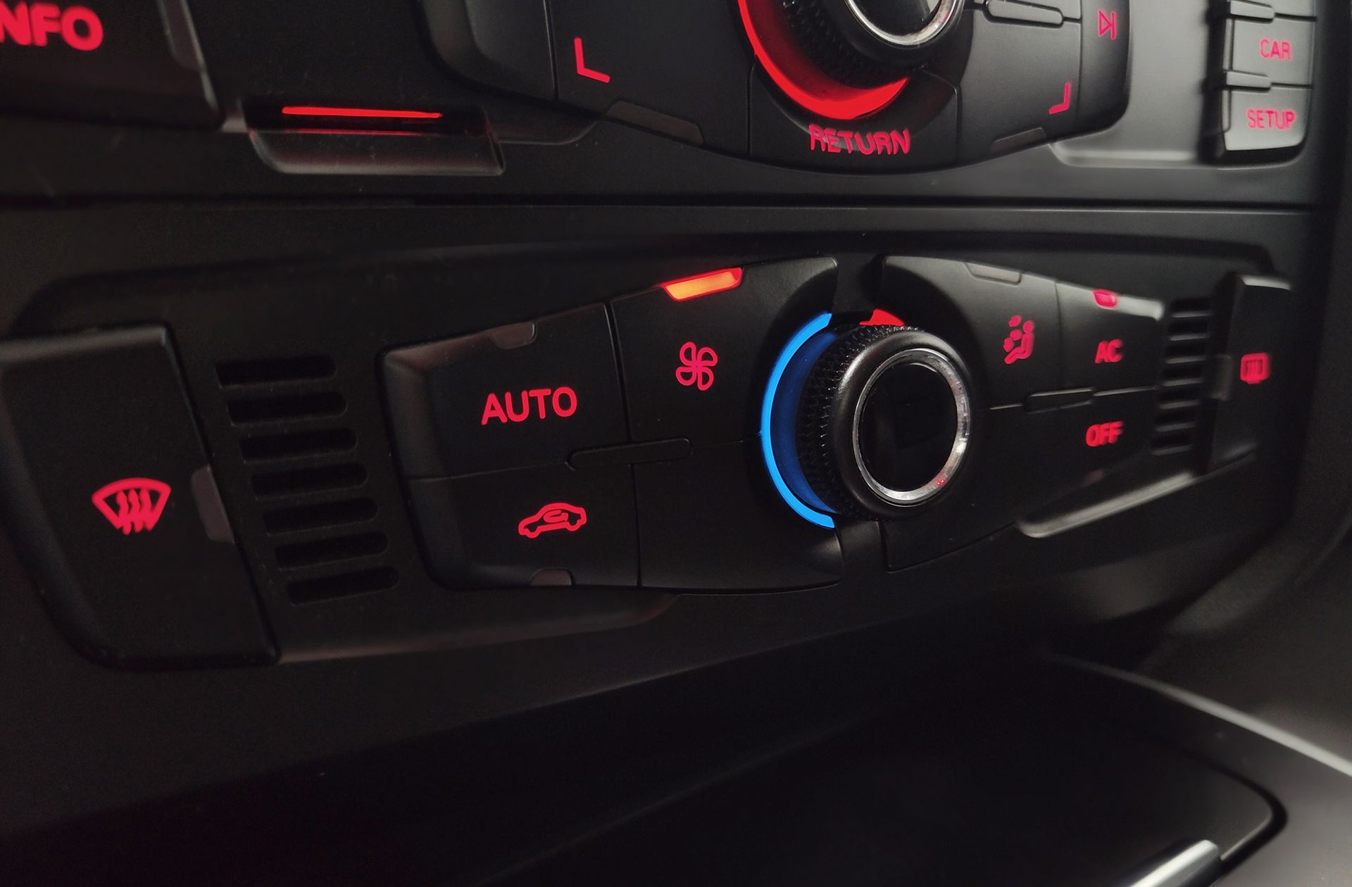 Audi A4 Avant 2.0 TDI multitronic - foto 33
