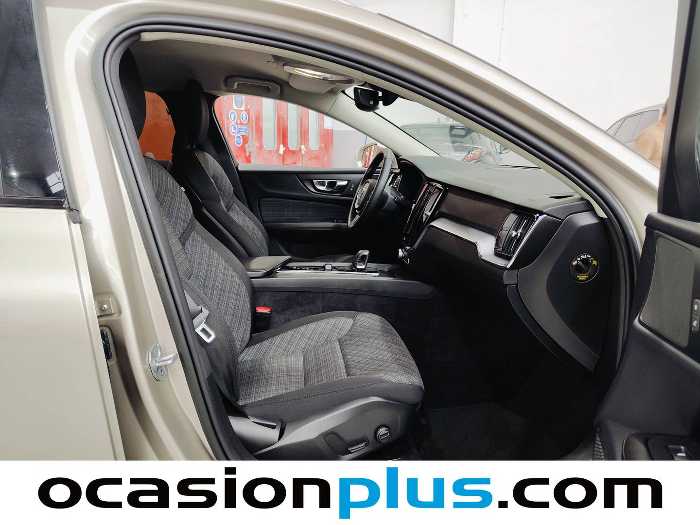 Volvo V60 Cross Country Volvo V60 Cross Country B4 D Cross Country Core AWD Auto  (197 CV) 2023