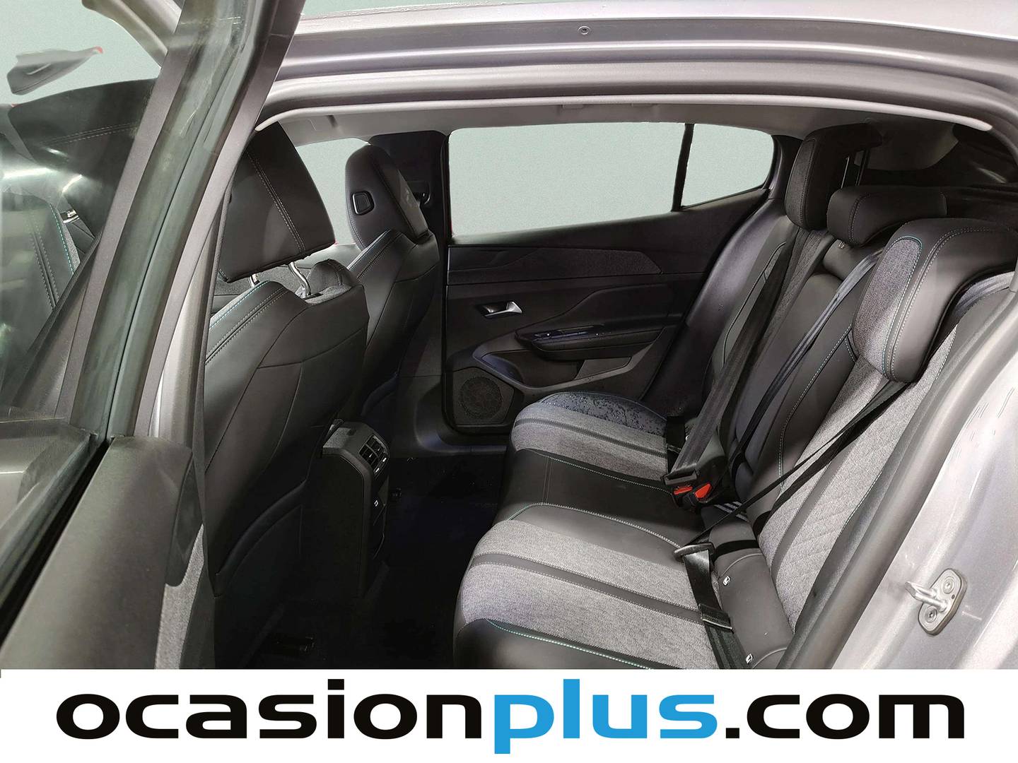 Foto Peugeot 408 Peugeot 408 Allure PHEV 180 e-EAT8 (181 CV)