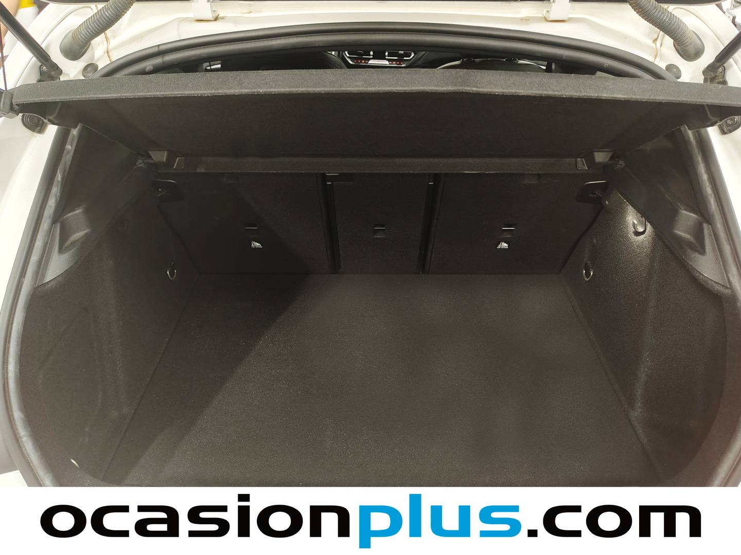 Fotos maletero BMW Serie 1 BMW Serie 1 118d (150 CV) Pack M