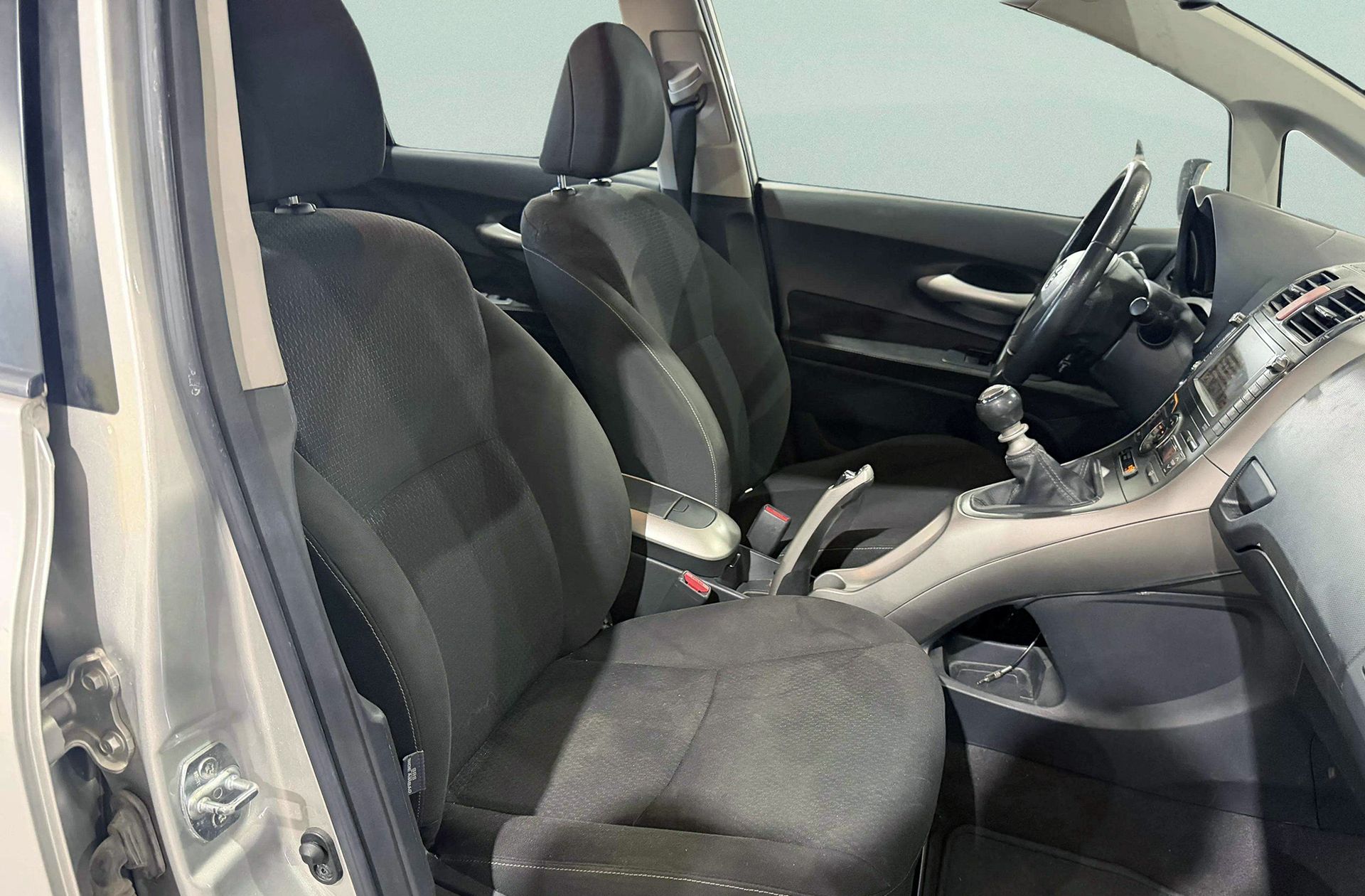Toyota Auris 2.2 D-4D Sport - foto 14