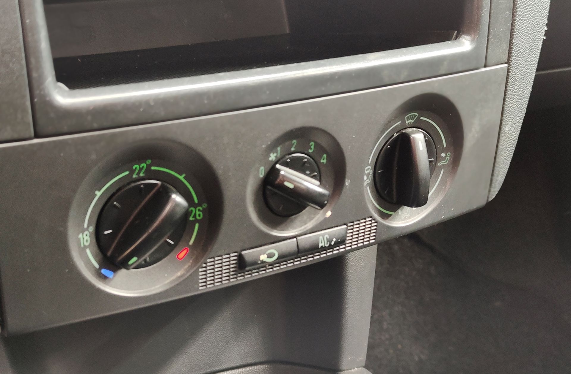 Škoda Fabia 1.2 Young - foto 22