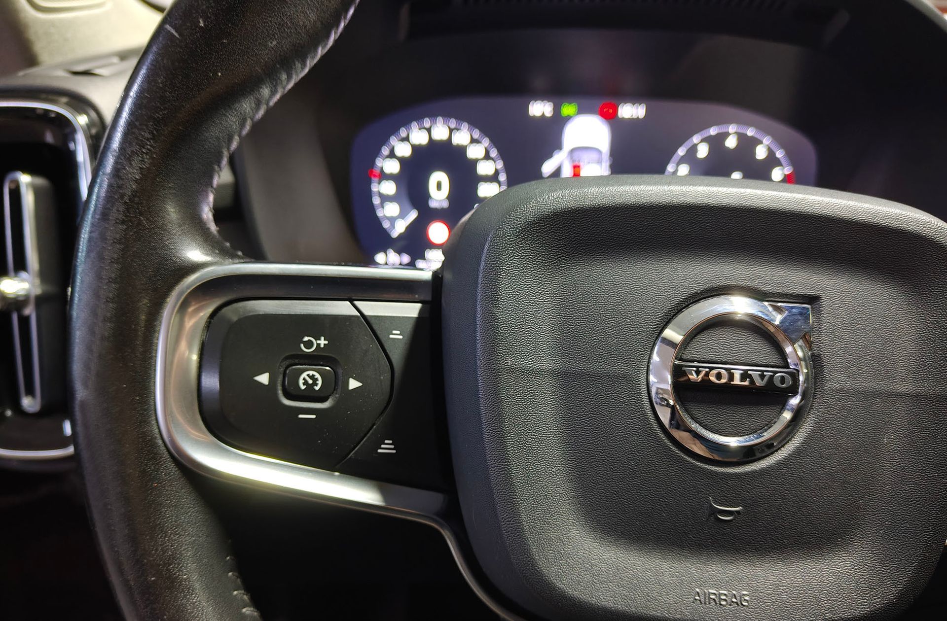 Volvo XC40 T3 Business Plus - foto 26