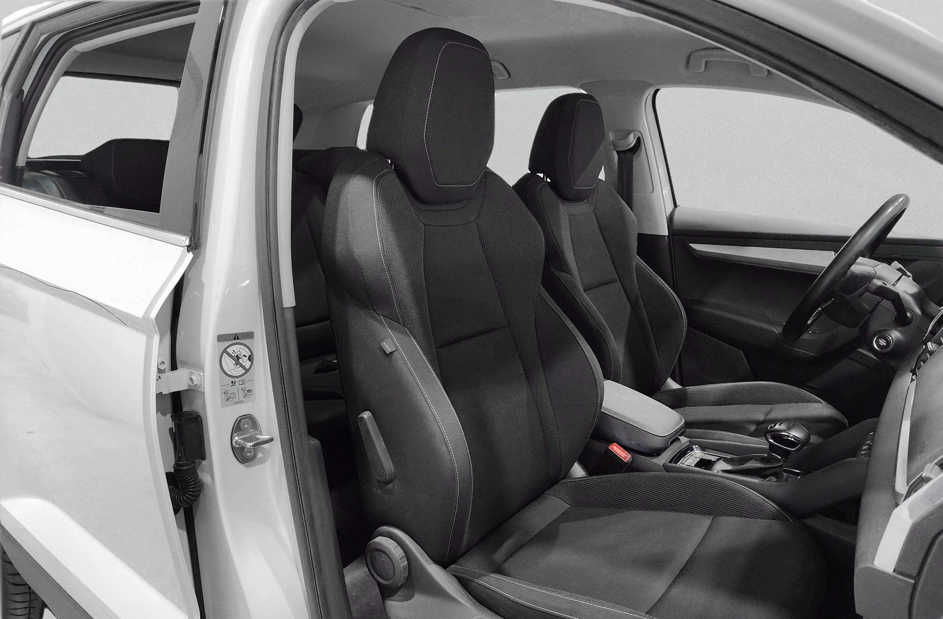 Škoda Karoq 2.0 TDI Ambition 4x4 DSG - foto 20