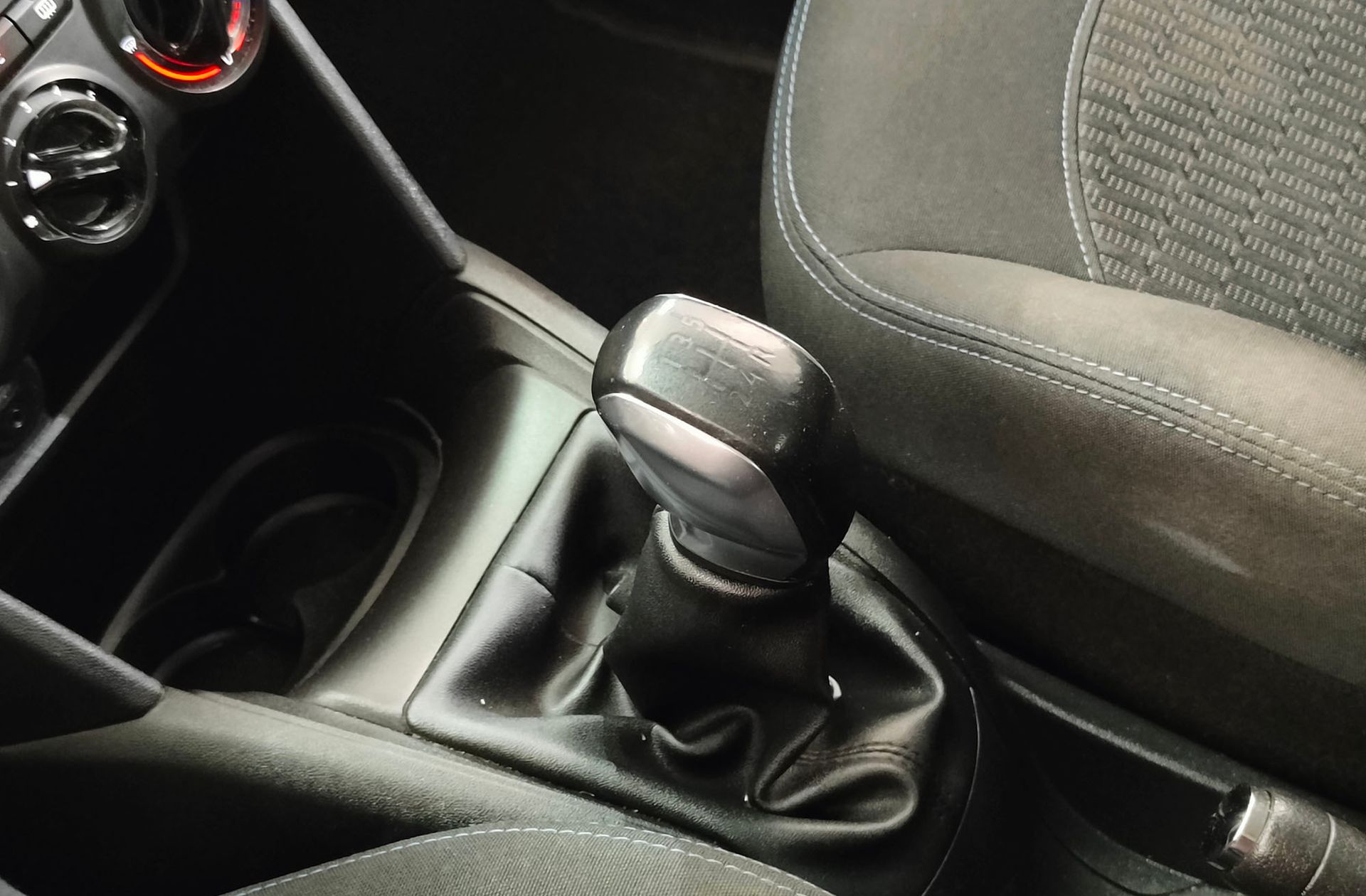 Peugeot 208 1.6 BlueHDi Style - foto 5