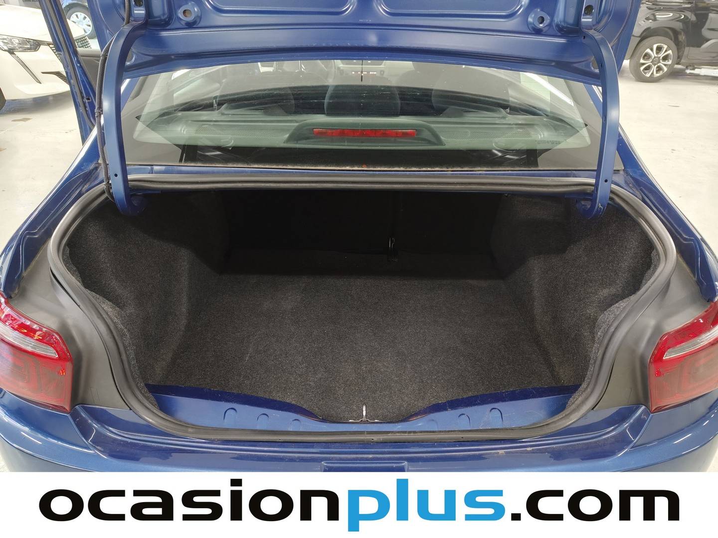 Foto Citroën C-Elysée Citroen C-Elysee BlueHDi 100 Shine (102 CV)