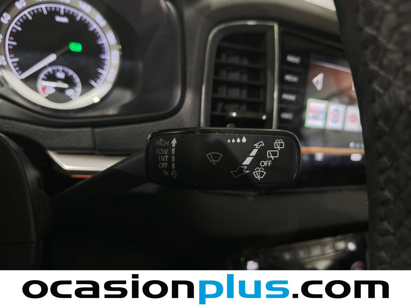 Foto Skoda Karoq Skoda Karoq 1.0 TSI Ambition DSG (115 CV)