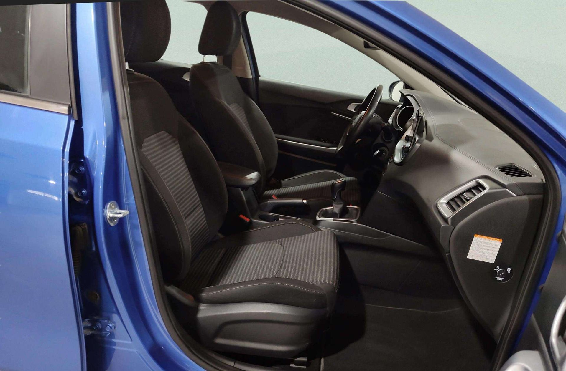 Kia Ceed 1.6 MHEV iMT Drive - foto 17