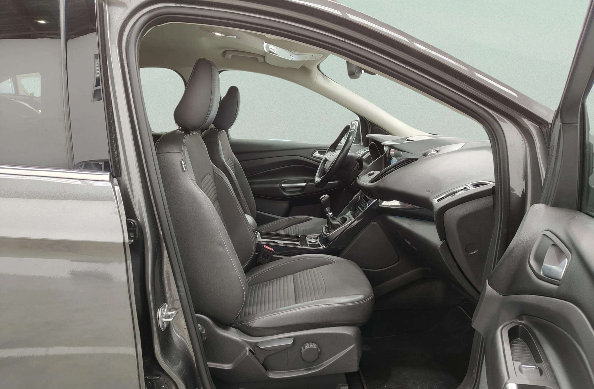Ford Kuga 1.5 EcoBoost Titanium 4x2 - foto 19