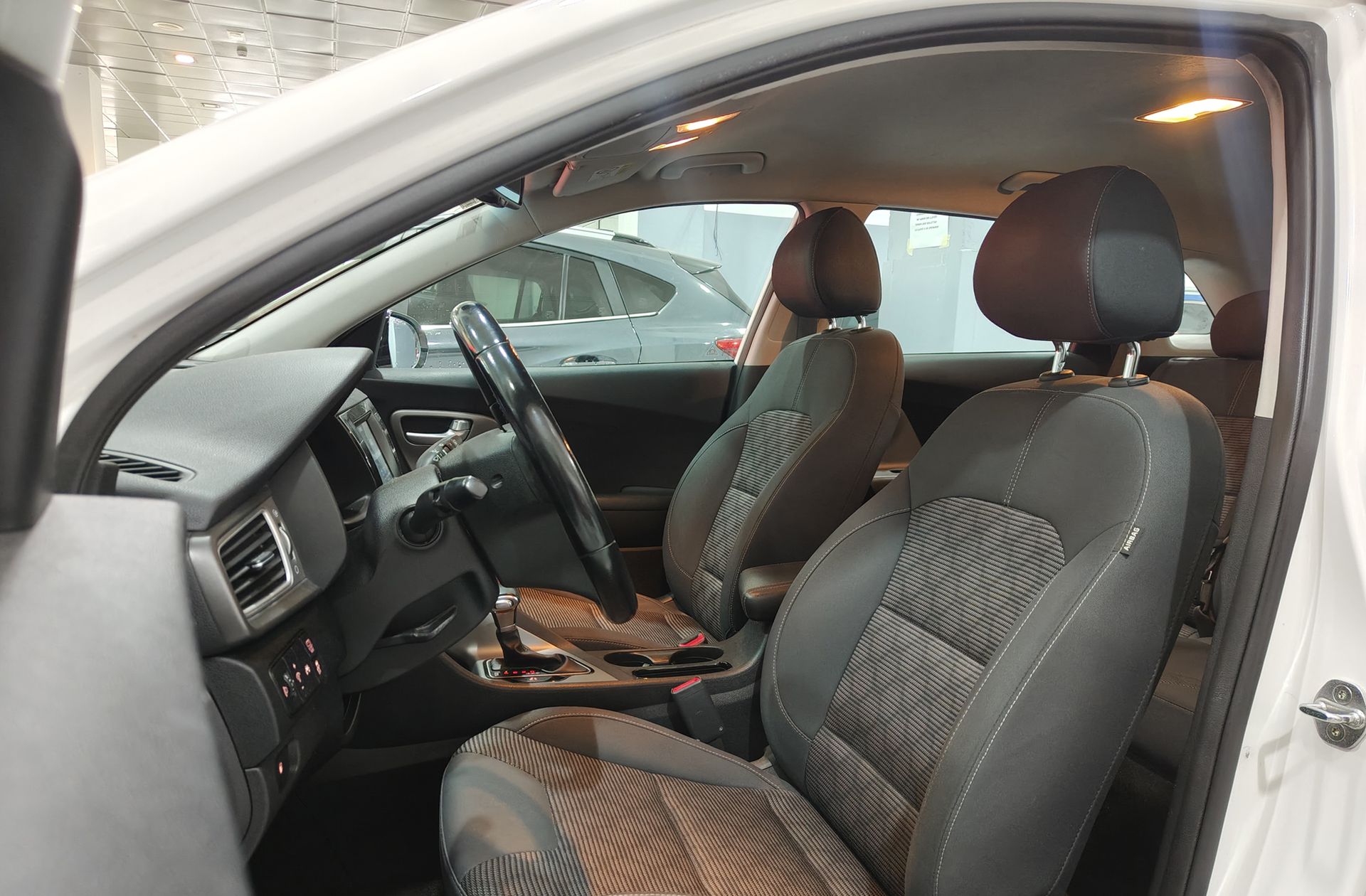 Kia Niro 1.6 GDi HEV Híbrido Drive - foto 12