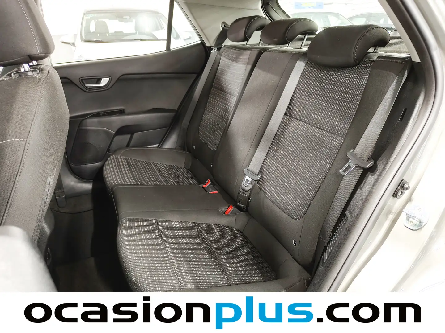 Foto KIA Stonic Kia Stonic 1.0 T-GDi MHEV Drive DCT (120 CV)